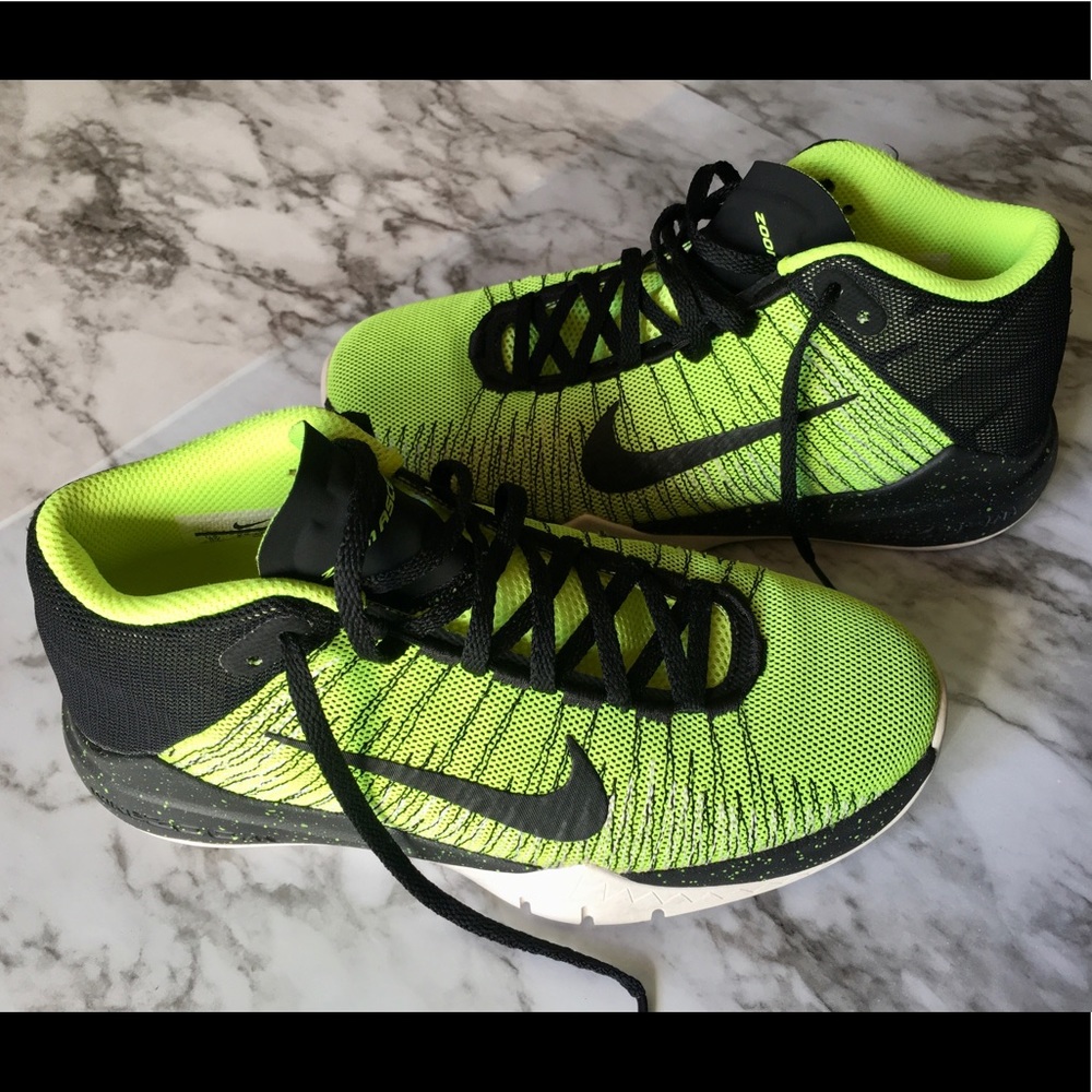Big Boys Nike Zoom Ascension Size 5